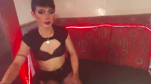 Snapshot of ur_dominatrix chatting on March 2026 04:40:01 AM MISS ANNA online show from March 2026 04:40:01 AM