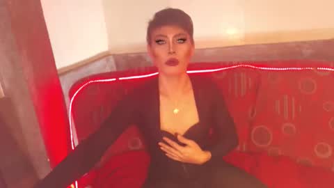 Snapshot of ur_dominatrix chatting on March 2026 05:11:01 AM MISS ANNA online show from March 2026 05:11:01 AM