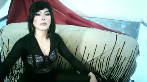 Snapshot of ur_dominatrix chatting on April 2026 10:15:01 PM MISS ANNA online show from April 2026 10:15:01 PM