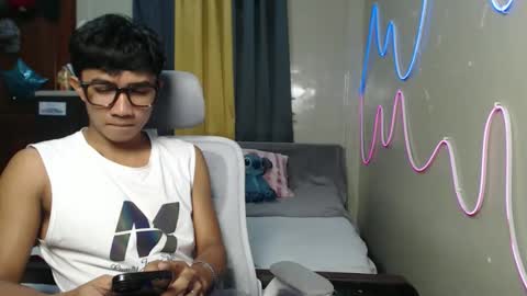 Snapshot of ur_hottestjonny chatting on June 2026 11:23:01 AM jonny online show from June 2026 11:23:01 AM