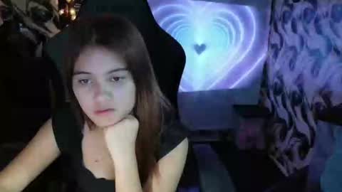 Snapshot of ur_prettyangel chatting on May 2026 02:19:01 AM ur_prettyangel online show from May 2026 02:19:01 AM