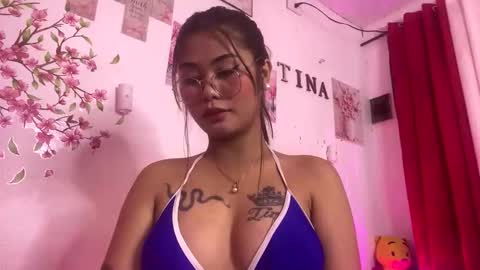 Snapshot of ur_ultimatedreamgirlxoxo chatting on February 2026 09:27:02 PM HelloIm Girly online show from February 2026 09:27:02 PM