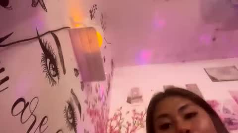 Snapshot of ur_ultimatedreamgirlxoxo chatting on February 2026 10:30:02 PM HelloIm Girly online show from February 2026 10:30:02 PM