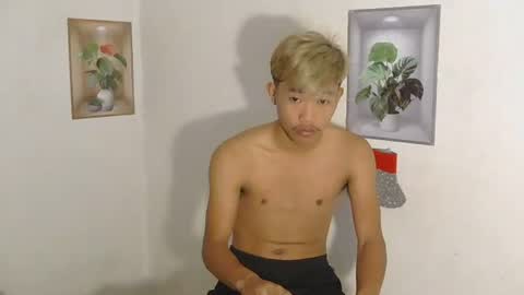 urasian_jomarie online show from March 2026 09:43:01 PM