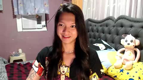 Snapshot of urasian_newra chatting on April 2026 02:28:01 AM NEWRA ALLISON online show from April 2026 02:28:01 AM