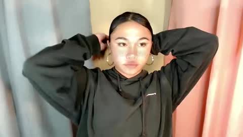 Snapshot of urasian_pinayxxx chatting on May 2026 12:02:01 PM Alvie online show from May 2026 12:02:01 PM