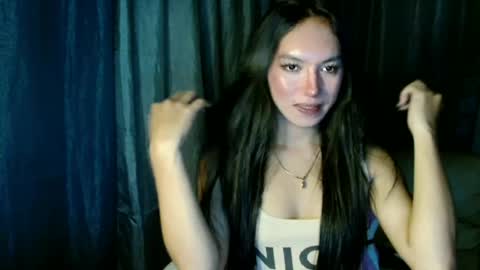 Snapshot of urasiansexbombgirlxxx chatting on June 2026 10:57:02 AM Elizabeth online show from June 2026 10:57:02 AM