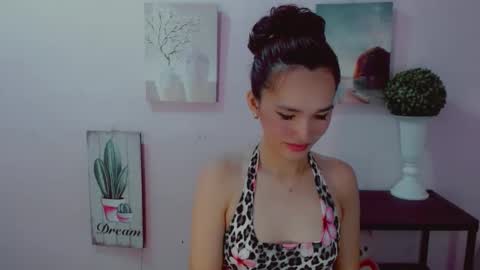 Snapshot of urblossom_princess chatting on May 2026 03:47:01 AM urblossom_princess online show from May 2026 03:47:01 AM