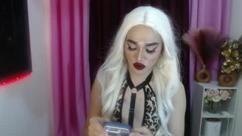 KENDALL online show from September 2025 04:11:01 PM