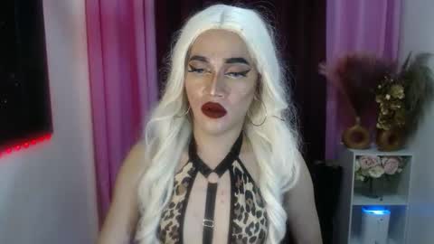 KENDALL online show from October 2025 09:46:01 PM