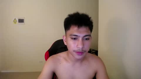 Snapshot of urcuteguy_jhonx chatting on April 2026 10:19:02 PM Dannie online show from April 2026 10:19:02 PM
