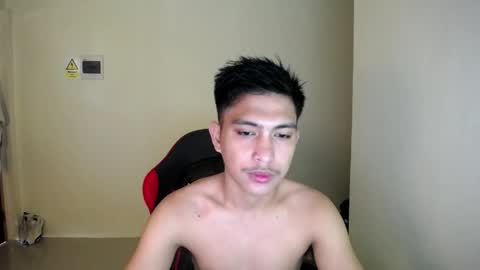 Snapshot of urcuteguy_jhonx chatting on May 2026 01:32:02 AM Dannie online show from May 2026 01:32:02 AM