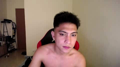 Snapshot of urcuteguy_jhonx chatting on May 2026 06:58:01 PM Dannie online show from May 2026 06:58:01 PM