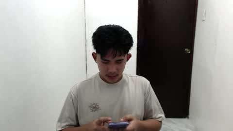 Snapshot of urcutie_asianboy chatting on April 2026 01:09:02 PM KEN online show from April 2026 01:09:02 PM