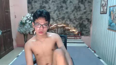 Snapshot of urdreamboy_doms chatting on July 2026 05:04:02 PM urdreamboy_doms online show from July 2026 05:04:02 PM
