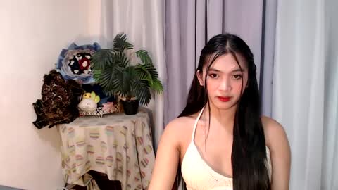 Trixie online show from March 2025 04:06:02 PM