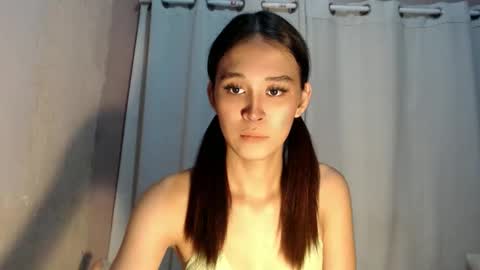 Snapshot of urdreamgirl_stephanie chatting on April 2026 08:24:01 AM stephanie online show from April 2026 08:24:01 AM
