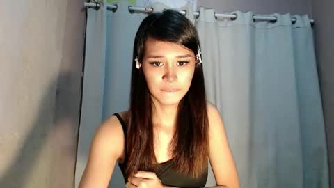Snapshot of urdreamgirl_stephanie chatting on May 2026 10:23:01 AM stephanie online show from May 2026 10:23:01 AM