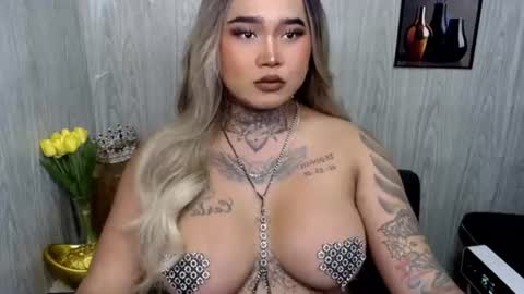 Snapshot of urfabtattooqueen chatting on June 2026 04:07:02 AM Maxxie online show from June 2026 04:07:02 AM