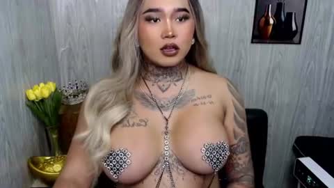 Snapshot of urfabtattooqueen chatting on June 2026 11:11:02 AM Maxxie online show from June 2026 11:11:02 AM