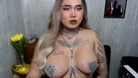 Snapshot of urfabtattooqueen chatting on July 2026 09:03:02 AM Maxxie online show from July 2026 09:03:02 AM