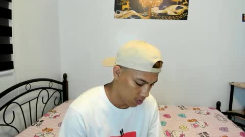 Snapshot of urfucker_vinz chatting on May 2026 01:18:02 PM urfucker_vinz online show from May 2026 01:18:02 PM