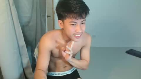 Snapshot of urhot_jules chatting on February 2026 05:24:01 PM erwin online show from February 2026 05:24:01 PM