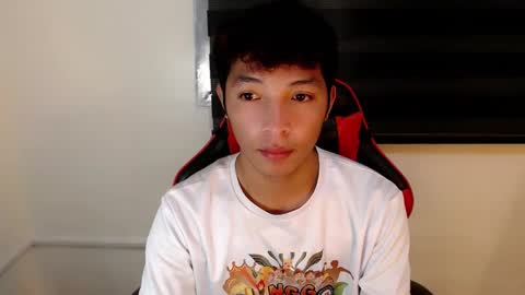 Snapshot of urhotethanxx chatting on February 2026 12:32:01 PM Ethan online show from February 2026 12:32:01 PM