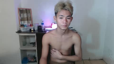 Snapshot of urhotpinoy_izaac chatting on November 2025 01:19:01 AM simeon ulok online show from November 2025 01:19:01 AM