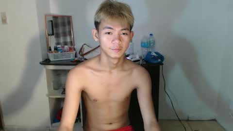 Snapshot of urhotpinoy_izaac chatting on November 2025 12:11:01 AM simeon ulok online show from November 2025 12:11:01 AM