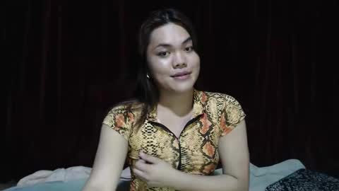 Snapshot of urhottie_bella chatting on June 2026 01:13:01 PM urhottie_bella online show from June 2026 01:13:01 PM