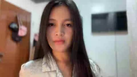 Amira online show from September 2025 12:47:02 AM