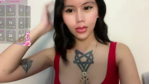 Snapshot of urlovelymd chatting on May 2026 04:04:02 PM MD online show from May 2026 04:04:02 PM