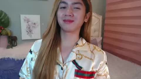 Snapshot of urlovelypinayxxx chatting on April 2026 06:41:01 PM MIYA online show from April 2026 06:41:01 PM