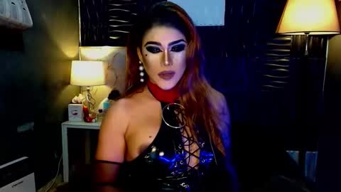 Snapshot of urlustfuldominant_goddess chatting on November 2025 01:16:01 AM Miss Veronica online show from November 2025 01:16:01 AM