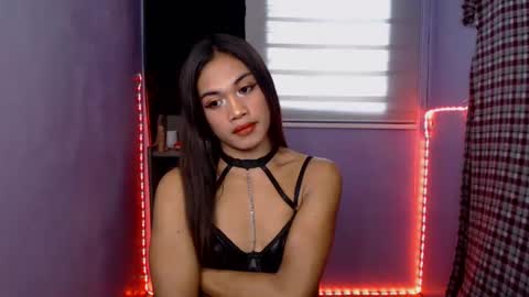 Snapshot of urprettyangel chatting on December 2024 03:52:01 AM angel online show from December 2024 03:52:01 AM