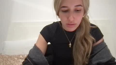 urprincessxox online show from December 2025 03:34:02 AM