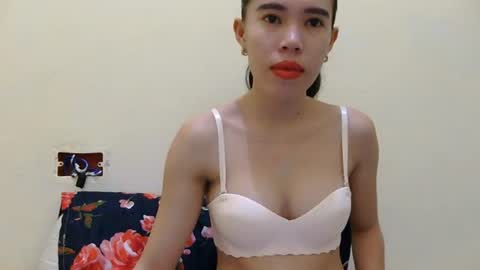 Snapshot of urskinnychix chatting on June 2026 12:36:01 AM urskinnychix online show from June 2026 12:36:01 AM