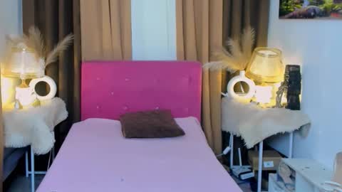 Snapshot of urwildest_margaret chatting on December 2025 09:12:02 PM urwildest_margaret online show from December 2025 09:12:02 PM