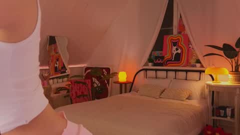 Anika On vacation online show from February 2025 06:37:01 PM