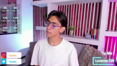 Snapshot of uyukie chatting on October 2025 11:58:01 AM UYUKIE online show from October 2025 11:58:01 AM