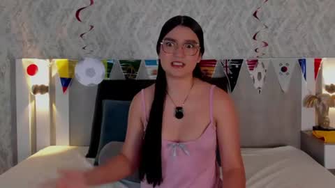 Snapshot of vaalentina_lux chatting on June 2026 02:36:01 PM Vaalentina Lux online show from June 2026 02:36:01 PM