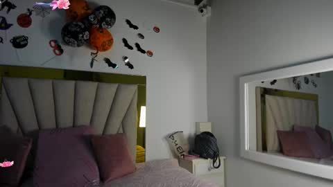 vahioleth  online show from October 2025 03:07:02 AM