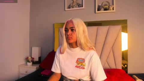 Snapshot of vahiolet_fuentes chatting on May 2026 03:23:01 AM vahioleth online show from May 2026 03:23:01 AM