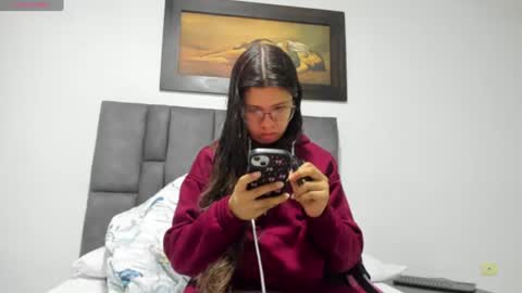 Snapshot of vahiolet_smith chatting on July 2026 12:23:01 PM Vahiolet smith online show from July 2026 12:23:01 PM