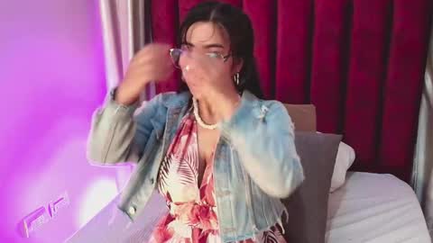 Snapshot of vaialowell chatting on February 2026 07:03:02 PM VaiaLowell online show from February 2026 07:03:02 PM