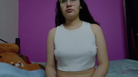 Snapshot of vainilla_cam chatting on July 2026 01:12:02 AM Vainilla online show from July 2026 01:12:02 AM
