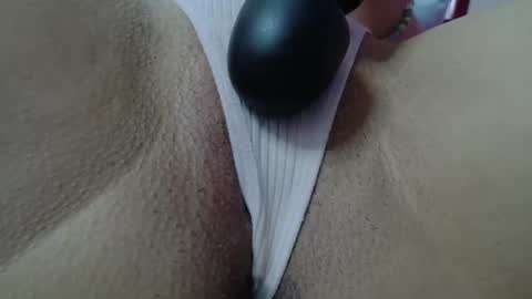 Snapshot of vainilla_cam chatting on July 2026 07:23:02 AM Vainilla online show from July 2026 07:23:02 AM
