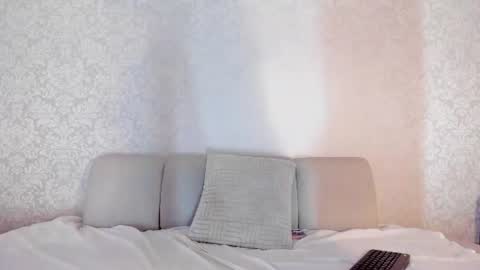 Snapshot of vaioletgirl_1 chatting on June 2026 09:52:01 PM Vaiolet online show from June 2026 09:52:01 PM