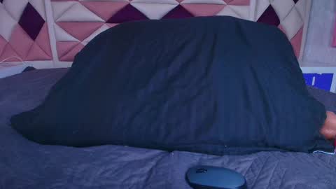 Snapshot of vale_castro1 chatting on September 2025 07:13:02 PM Valentina online show from September 2025 07:13:02 PM